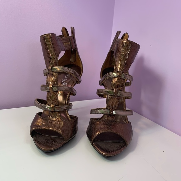 New Guess by Marciano Gold Heels - Picture 5 of 5